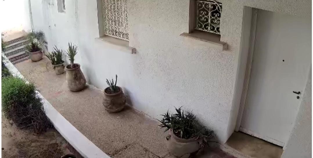 Duplex Bien Equipe Securise Avec Jardin Et Veranda La Marsa Exterior foto